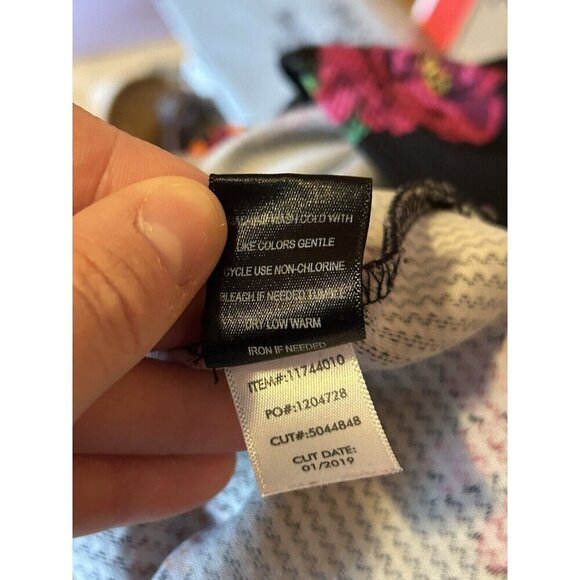 TORRID Women's 2 (2X) Floral Hi-low Ponte Peplum Sleeveless Floral Top Black - Picture 11 of 11